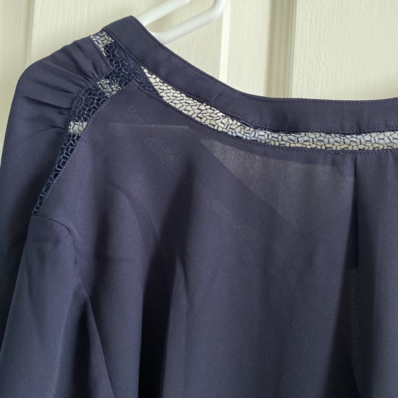 Heartloom navy blouse size medium. NWT - Picture 7 of 8
